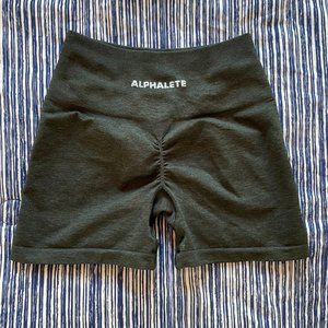 Alphalete Amplify Shorts Evergreen